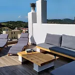 Rustic House Jacuzzi Experience * Émbonas