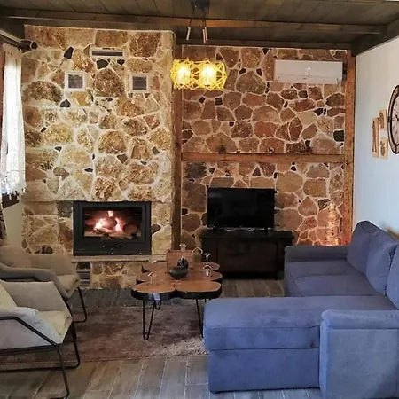 Apartmán Rustic House Smaro - Jacuzzi Experience